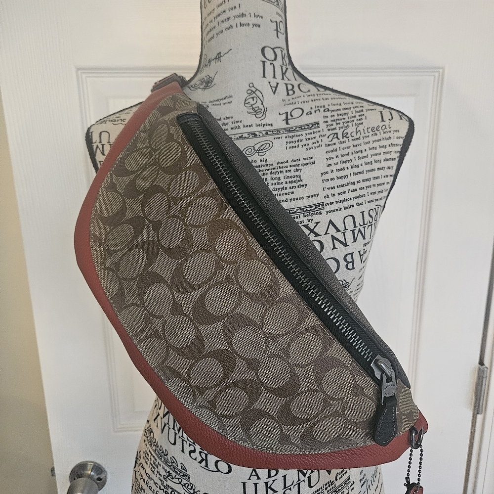 COACH Bag W/Signature Logo,Burnt Orange Trim & solid Black back NWOT